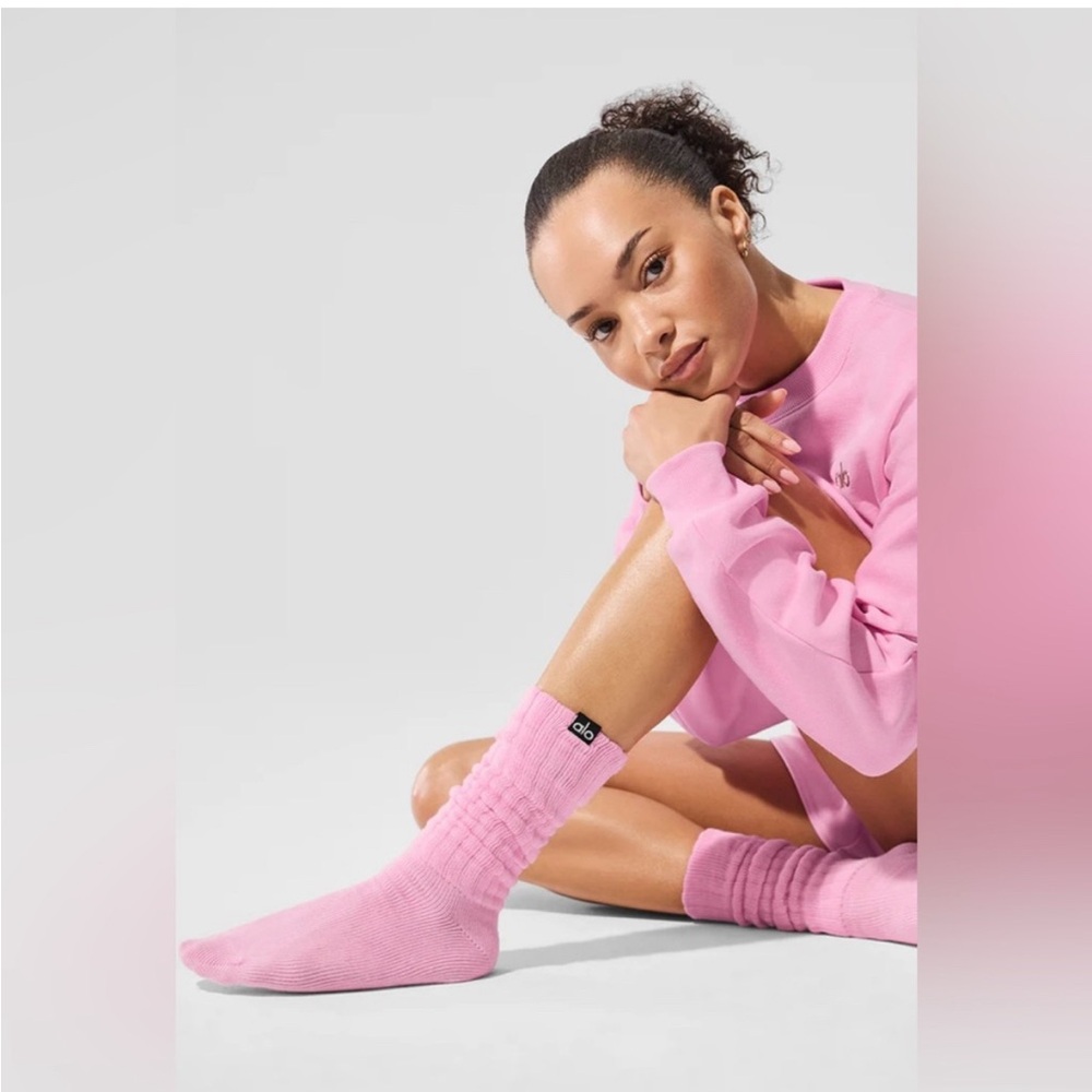 NWT - ALO Unisex Scrunch Sock - Medium - Sweet Pink